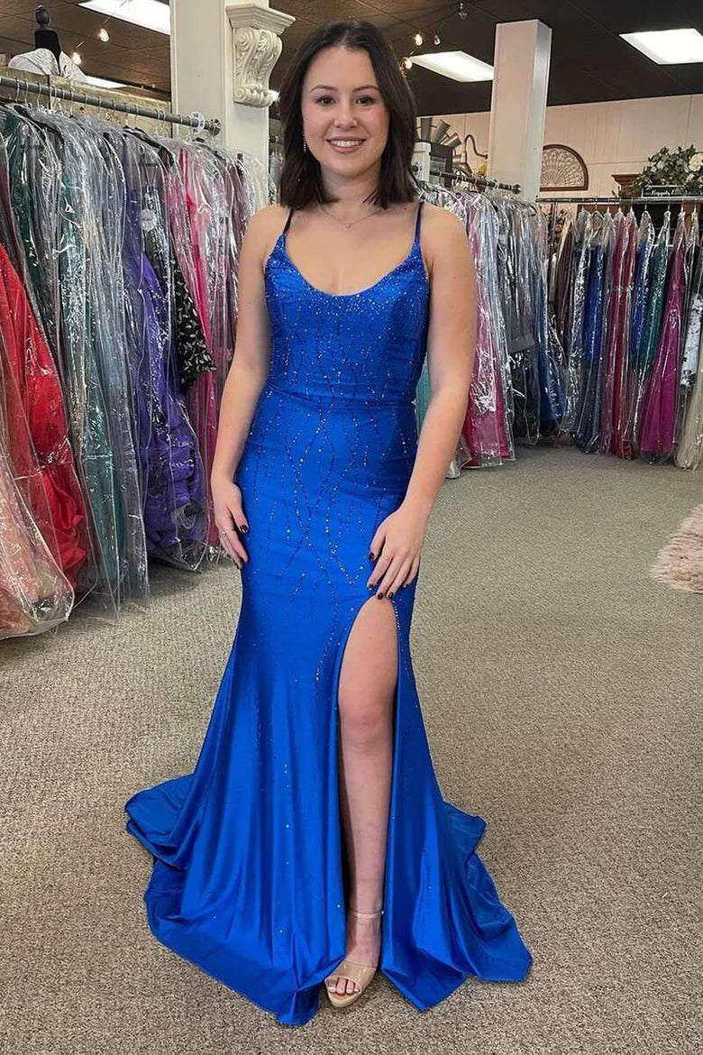 Vestido de fiesta con espalda con cordones y cuentas estilo trompeta
